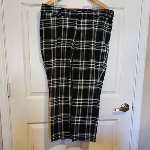 Plaid pixie cropped pants